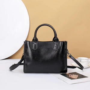 Bolso de mano AndoBag para mujer, bolso de hombro cruzado de moda, de cuero genuino de vaca, con remaches en la base, dos correas, 6018 - Product Image 4