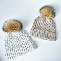 Bonnets d'hiver tricotés à pompon en fourrure naturelle, bonnets chauds en cachemire torsadé pour femmes, bonnet à pompon personnalisé, vente en gros