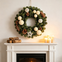 Künstlicher Weihnachtskranz mit Tannenzapfen und Ornamenten, immergrüner Türkranz für die Weihnachtsdekoration zu Hause, Großhandel.