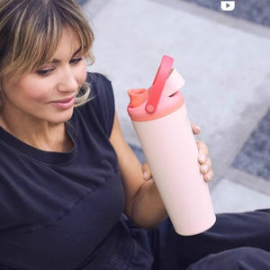 Bouteille d'eau isotherme portable personnalisée de 30 oz grande capacité avec poignée pratique pour l'extérieur en acier inoxydable 304 - Product Image 6