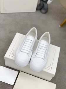 Customized logo white minimalist casual shoes with thick sole and anti-slip function. Luxury brand canvas shoes. - Product Image 2