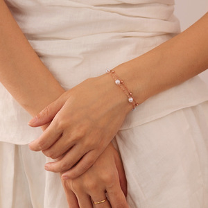 สร้อยคอไข่มุกอาเกตหวานสไตล์เกาหลีแบบเรียบง่ายสไตล์ญี่ปุ่น-วินเทจหมั้นเหล็กไทเทเนียมชุบทอง24K สำหรับทุกเพศ - Product Image 1