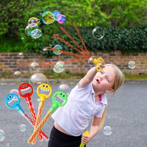 Bâton à bulles souriant à <span class=keywords><strong>cinq</strong></span> griffes et 32 trous avec solution de recharge, baguettes à bulles en vrac pour enfants, jouet d'été en plein air - Product Image 4