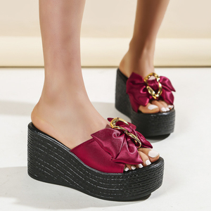 Sandales à talon compensé large pour femme, nouvelle collection 2025, à bout ouvert, avec nœud floral décoratif et semelle épaisse, style claquettes - Product Image 1