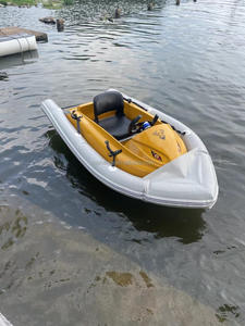 Bateau de <span class=keywords><strong>jet</strong></span>-<span class=keywords><strong>ski</strong></span> électrique pour enfants et adultes en fibre de verre <span class=keywords><strong>avec</strong></span> <span class=keywords><strong>volant</strong></span> et design de sécurité - Product Image 2