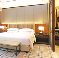 Ensemble de meubles de chambre d'hôtel de luxe moderne, design intérieur, cuir véritable et bois de chêne, écologique, durable, garantie de 3 ans