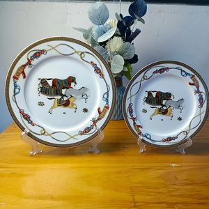 Juego de Vajilla de 2 Piezas con Diseño de Caballo Europeo de Alta Calidad para Platos de Cena - Product Image 1