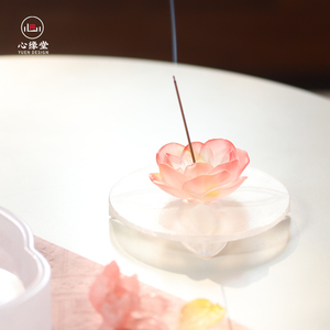 Porte-encens en cristal Fleur de Prunier de Février, sculpté à la main par procédé de dégommage, support de méditation Feng Shui pour la maison - Product Image 1