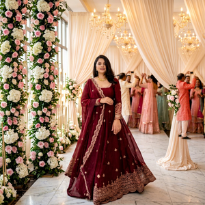 Robe Anarkali pour femme, lourdement brodée de sequins, avec dupatta, en soie, style salwar kameez, pour mariage, fête, Diwali - Product Image 1