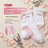 Chaussettes de Pilates personnalisées à grip, en coton épaissi, avec volants et nœuds, absorbantes, pour le yoga et le Pilates