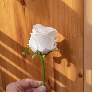 Rose Artificielle CallaFloral à Tige Unique Blanche Rose en Tissu Pan Weaving pour Décoration de Mariage et Maison Style Ins - Product Image 2