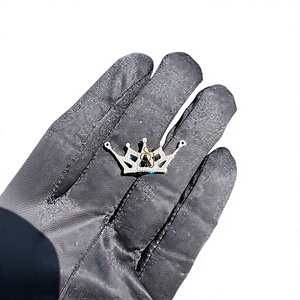 Trendige Maßgefertigte Kleine Kronen-Form Charm-Anhänger Halskette Brillanter Natürlicher Diamant 14K Massivgold Damen- und Kinderschmuck - Product Image 1