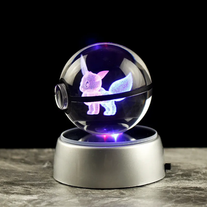 <span class=keywords><strong>Guangzhou</strong></span> billig Großhandel Schöne Kristall Poke Ball benutzer definierte <span class=keywords><strong>3D</strong></span>-Lasergravur Kristall Poke Mon Ball für Kind