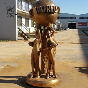 Popular Estatua de Bronce de Tamaño Real de Mujer Desnuda para Decoración de Exteriores, Estatua de 'El Mundo Es Tuyo' en Venta - Product Image 2