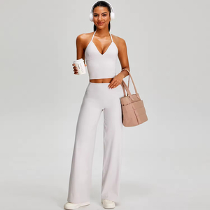 Ensemble de <span class=keywords><strong>yoga</strong></span> deux pièces pour femmes : débardeur halter et pantalon évasé – Vêtements de sport fournis directement par l'usine - Product Image 2