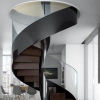 Escalier extérieur moderne en colimaçon à structure en acier pour villas Duplex Colonne centrale durable pour balcon en plein air Loft Métal