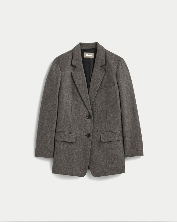 สีเทาเข้ม