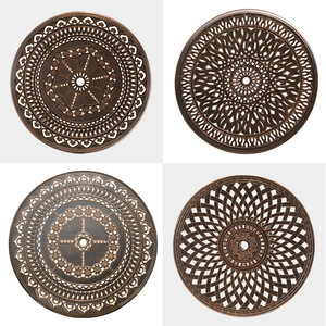 Ensemble de meubles de jardin en aluminium coulé, design traditionnel, résistant aux intempéries, pour usage en cour. - Product Image 1