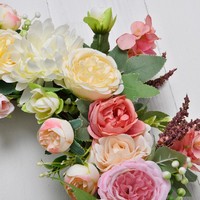 Guirlande artificielle réaliste en forme de boule avec fleurs et plantes en soie pour la décoration de la maison et les cérémonies de remise des diplômes, résistante à l'eau pour une utilisation en extérieur