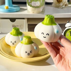 Juguete Antiestrés Personalizado con Forma de Ajo - Ajo Realista - Juguete Creativo para Aliviar el Estrés con Rebote Lento - Product Image 4