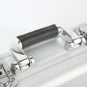 Casing alat aluminium casing keras ukuran kustom kotak penyimpanan aluminium yang dapat dikunci portabel dengan busa sebelum dipotong