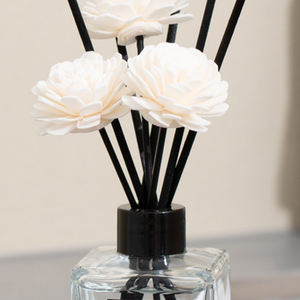 Nouveau design Diffuseur d'aromathérapie sans flamme 150 ml avec bâtonnets en rotin et boules de roseaux à la lavande pour rafraîchir la maison et la salle de bain - Product Image 3