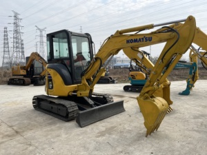 รถขุดขนาดเล็ก KOMATSU PC35MR แบบตีนตะขาบ น้ำหนัก 3.5 ตัน พร้อมบุ้งขุดขนาด 0.2 ลูกบาศก์เมตร เครื่องยนต์ Cummins มือสอง - Product Image 2