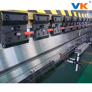 เครื่องพับโลหะ CNC รุ่น <span class=keywords><strong>VK</strong></span> WC67K NC 40T 80T แบบแกนทอร์ชั่น ขนาด 1600 มม. ปรับแต่งได้ - Product Image 2