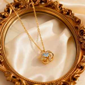 Collier en acier inoxydable plaqué or 18 carats avec pendentif fleur en zircon brillant, chaîne de clavicule inaltérable - Product Image 4