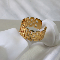 Anneaux en acier inoxydable plaqués or 18 carats de haute qualité, sans ternissement, étanches, bijoux en or, fournisseurs d'anneaux en acier