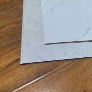 Panneaux de plafond en <span class=keywords><strong>PVC</strong></span> économiques, ignifuges, imperméables, faciles à installer, faciles à nettoyer, non toxiques, panneaux muraux pour projets de rénovation - Product Image 4
