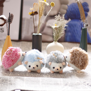En gros, Porte-clés pendentif hérisson en peluche mignon et doux, en fausse fourrure, rembourrage en coton PP, 11 cm - Product Image 3