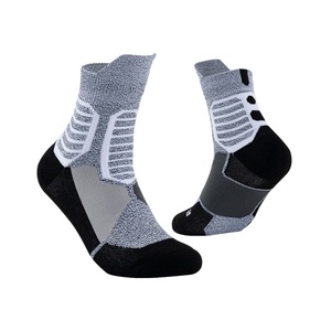 Chaussettes de basketball pour jeunes Elite Performance Crew, coupe haute, doublure épaisse en tissu éponge, respirantes, technologiques, vente en gros, personnalisables - Product Image 6