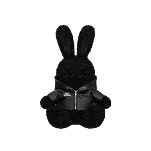 Mochila de Conejo de Peluche Negro con Detalle de Chaqueta de Cuero con Capucha y Correas de Peluche, Estilo Urbano - Product Image 1
