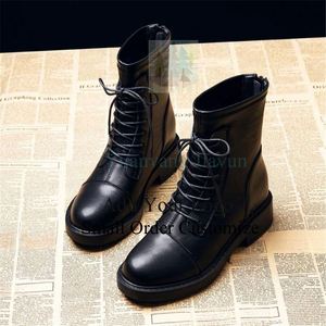 Botas de Mujer con Tacón Alto y Plataforma, Estilo Moderno, con Abertura en la Parte Superior - Product Image 3