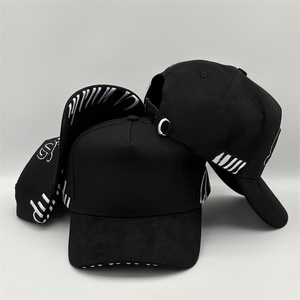 Nueva Gorra de Gamuza Negra Personalizada con Logotipo Bordado de 5 Paneles con Pedrería, Forro de Seda y Visera de Gamuza Negra - Product Image 1