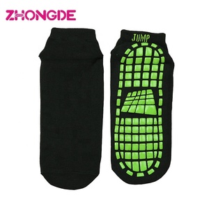 Prix d'usine Vente en gros de chaussettes de parc de <span class=keywords><strong>trampoline</strong></span> antidérapantes personnalisées Chaussettes de maison antidérapantes - Product Image 5