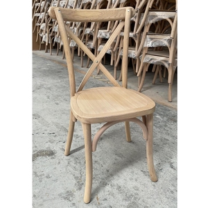 Chaise de salle à manger empilable <span class=keywords><strong>en</strong></span> bois de ferme au design vintage, idéale pour les mariages et banquets <span class=keywords><strong>en</strong></span> vignoble, avec dossier croisé - Grande Vente - Product Image 1