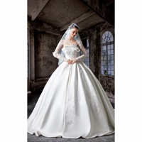 Robe de mariée blanche sur mesure en satin, coupe princesse, longueur ras du sol, avec fleurs et traîne chapelle, fabricant OEM ODM, pour la mère de la mariée