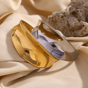 ERESI 2024 Nueva joyería brazalete multicapa al por mayor chapado en oro 18K Acero inoxidable impermeable elegante brazalete exagerado - Product Image 3