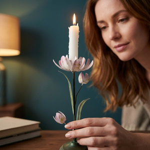 Support de bougie en fer avec pétales roses et tige verte pour la décoration de la maison - Product Image 4