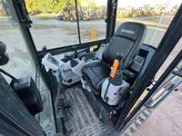Excavatrice diesel haute performance HX48AZ 29,1 kW, mini-excavatrice sur chenilles de 5 tonnes pour les exploitations agricoles