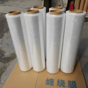 Hand Stretch Film Shrink Wrap Lapisan Pelindung Plastik Hitam 18 "X 1500 Ft LLDPE untuk Pengemasan