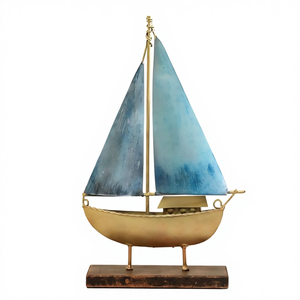 Mesa de Barco de Metal Dorado Hope, 25x10x38cm, Objeto Decorativo para el Hogar o la Oficina - Product Image 1