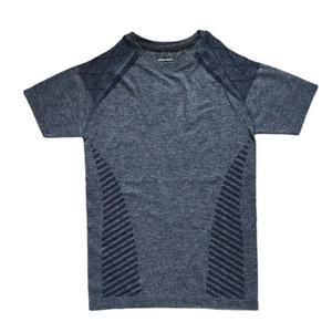 Fournisseur en gros de t-shirts pour hommes personnalisés, t-shirts de sport sans couture d'été, t-shirts de sport à séchage rapide, t-shirts de course à pied vierges, t-shirts imprimés - Product Image 6
