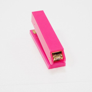 Huisen <span class=keywords><strong>caldo</strong></span> di vendita di alta qualità acrilico di <span class=keywords><strong>plastica</strong></span> rosa cucitrice <span class=keywords><strong>per</strong></span> l'ufficio - Product Image 1