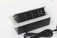 Enchufe Emergente de Aleación de Aluminio, 3 Enchufes Estándar Chinos, 2 USB A, Plateado
