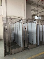 Luxe klassieke roestvrijstalen 304 guillotine-deur hondenkennel voor dierenopvang en hondendagverblijven