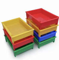Boîte de rangement sur mesure en plastique PP à pieds hauts pour cellules de batterie au lithium et composants électroniques
