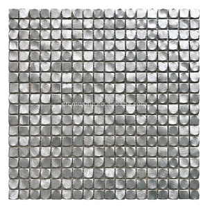 Forme irrégulière Mini <span class=keywords><strong>carré</strong></span> mat argent gris aluminium massif <span class=keywords><strong>mosaïque</strong></span> en métal processus de <span class=keywords><strong>dessin</strong></span> texture biseautée mur <span class=keywords><strong>mosaïque</strong></span> en métal - Product Image 3